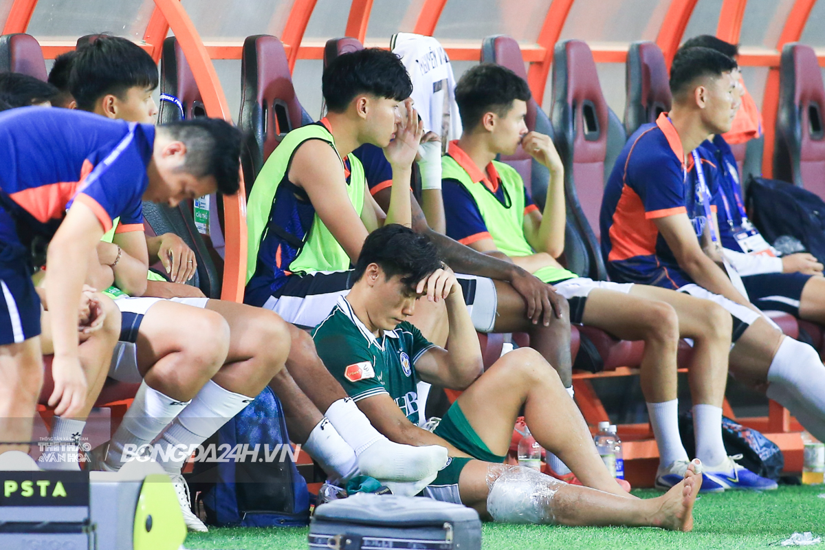 Thu mon Bui Tien Dung dinh chan thuong Viettel vs da Nang 20/10